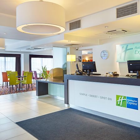 Holiday Inn Express Birmingham South A45, An Ihg Hotel Exteriör bild