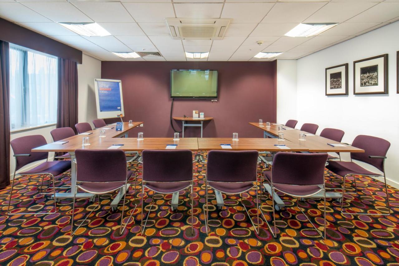Holiday Inn Express Birmingham South A45, An Ihg Hotel Exteriör bild