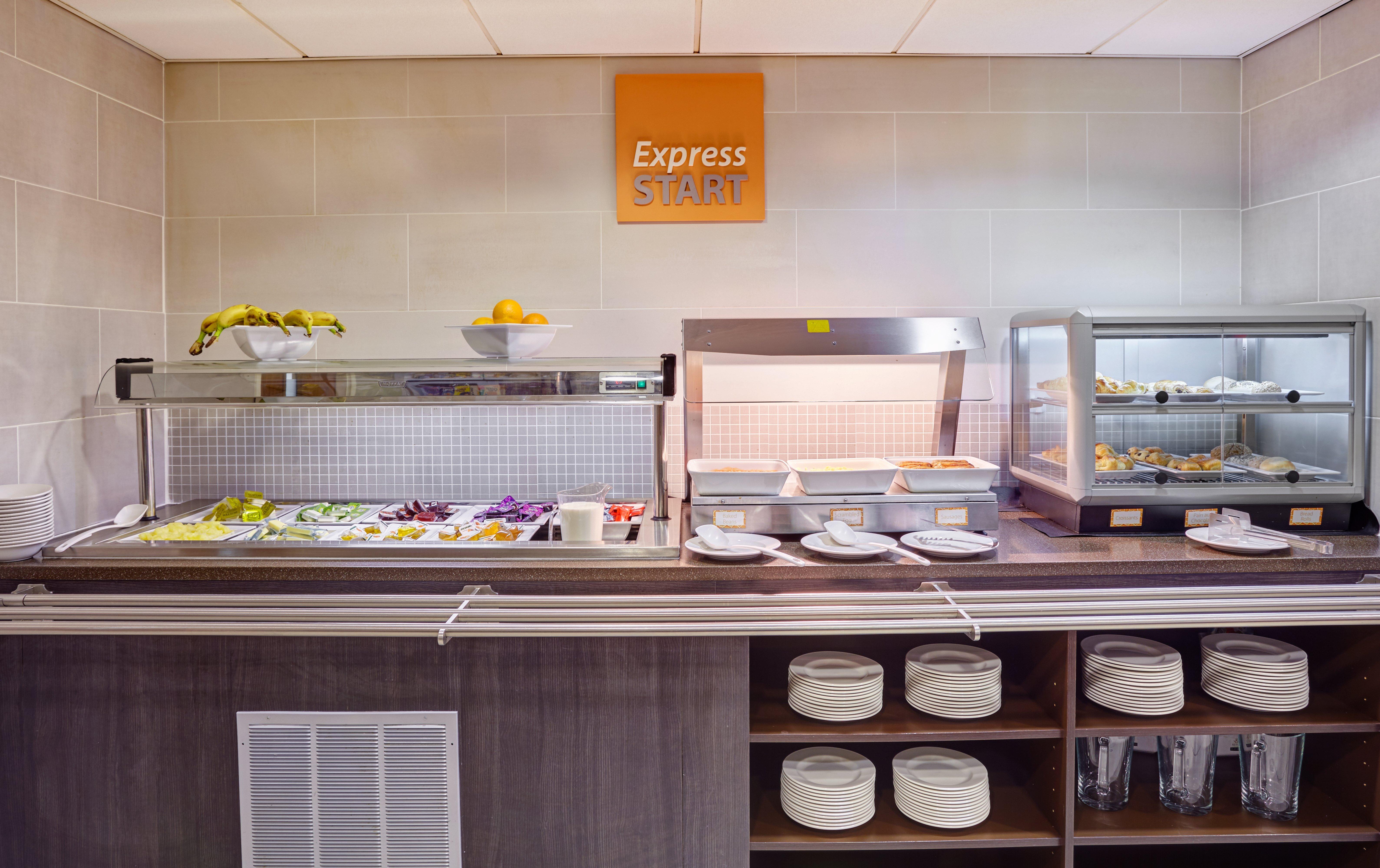 Holiday Inn Express Birmingham South A45, An Ihg Hotel Exteriör bild