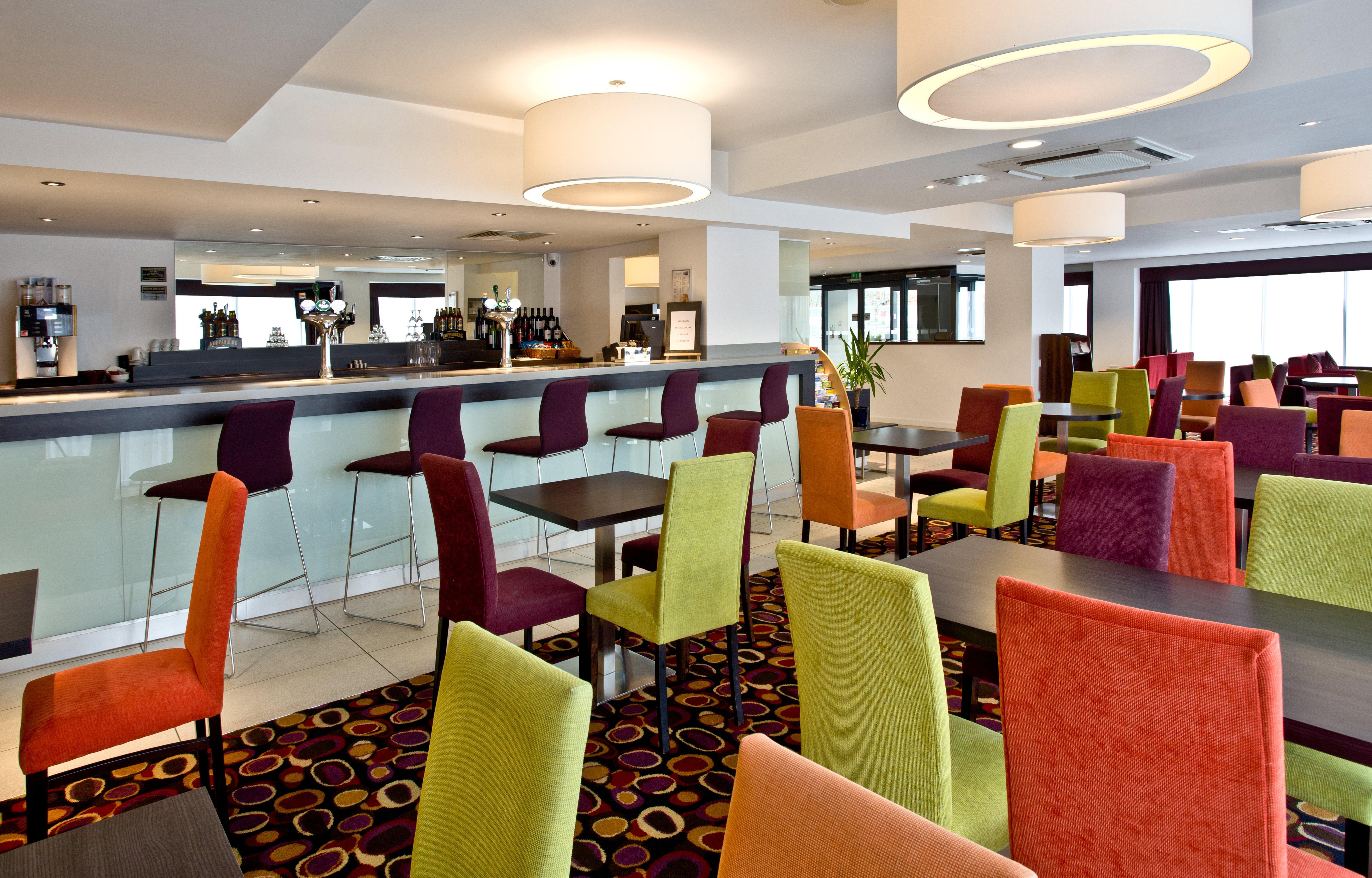 Holiday Inn Express Birmingham South A45, An Ihg Hotel Exteriör bild