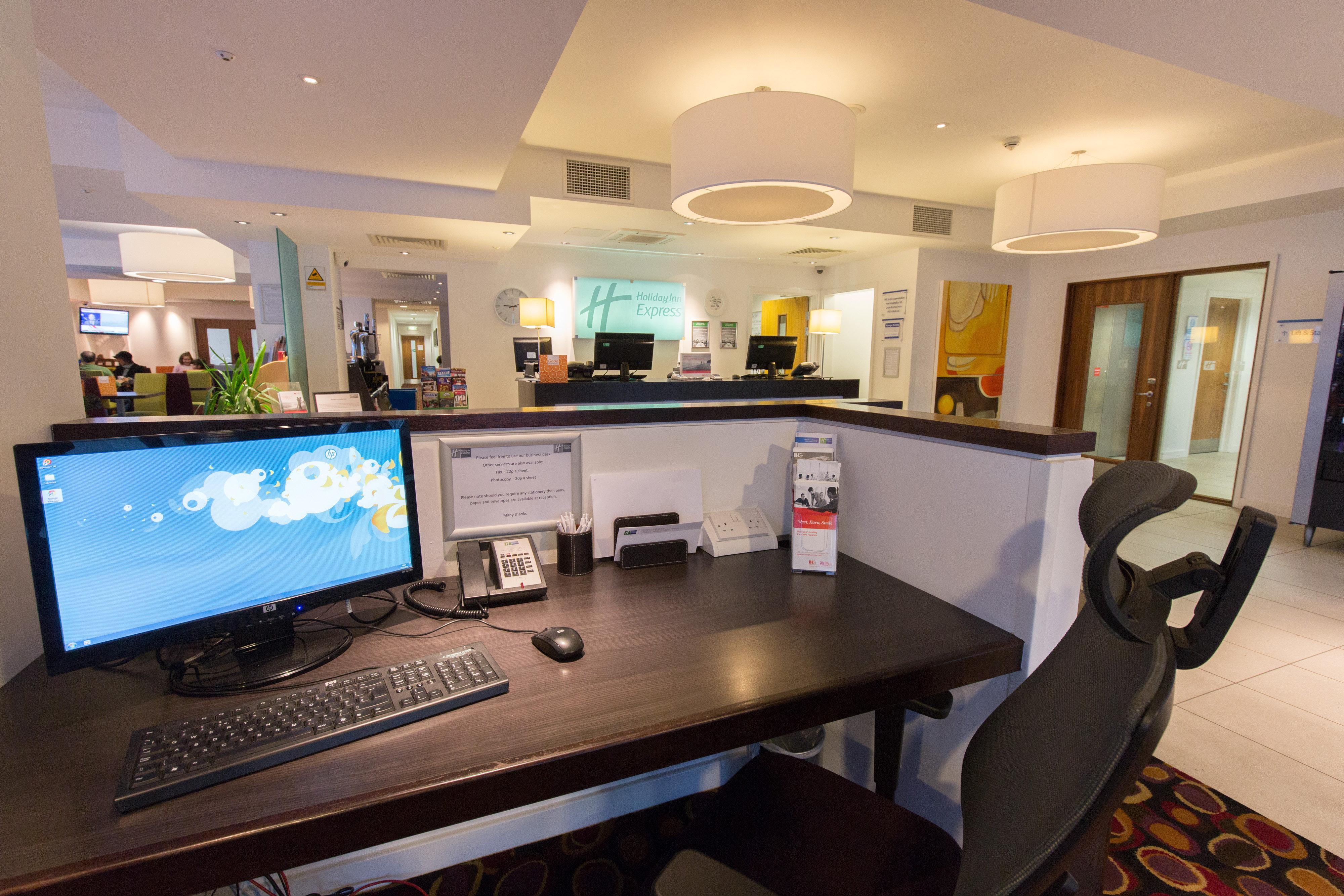 Holiday Inn Express Birmingham South A45, An Ihg Hotel Exteriör bild