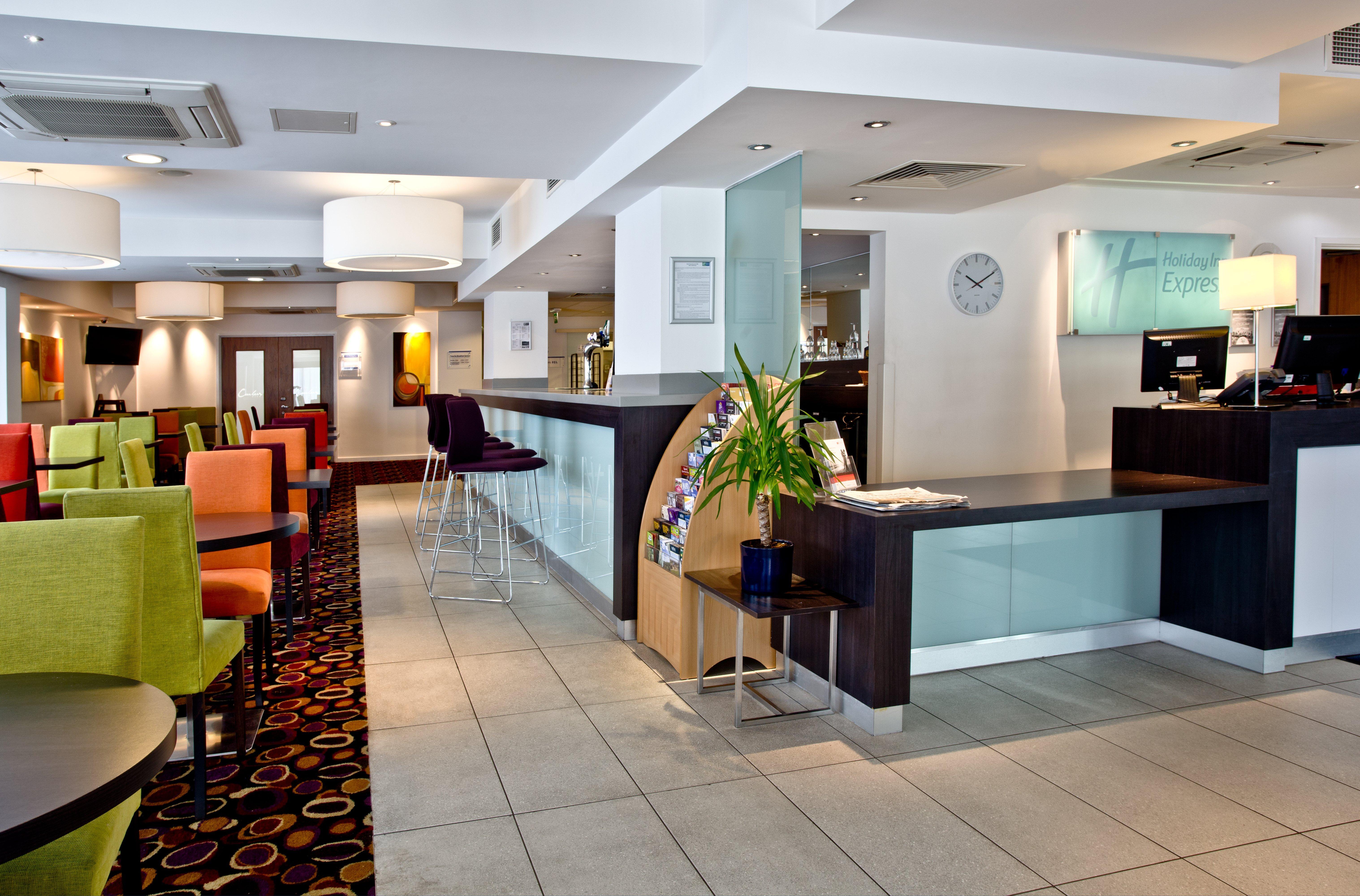 Holiday Inn Express Birmingham South A45, An Ihg Hotel Exteriör bild