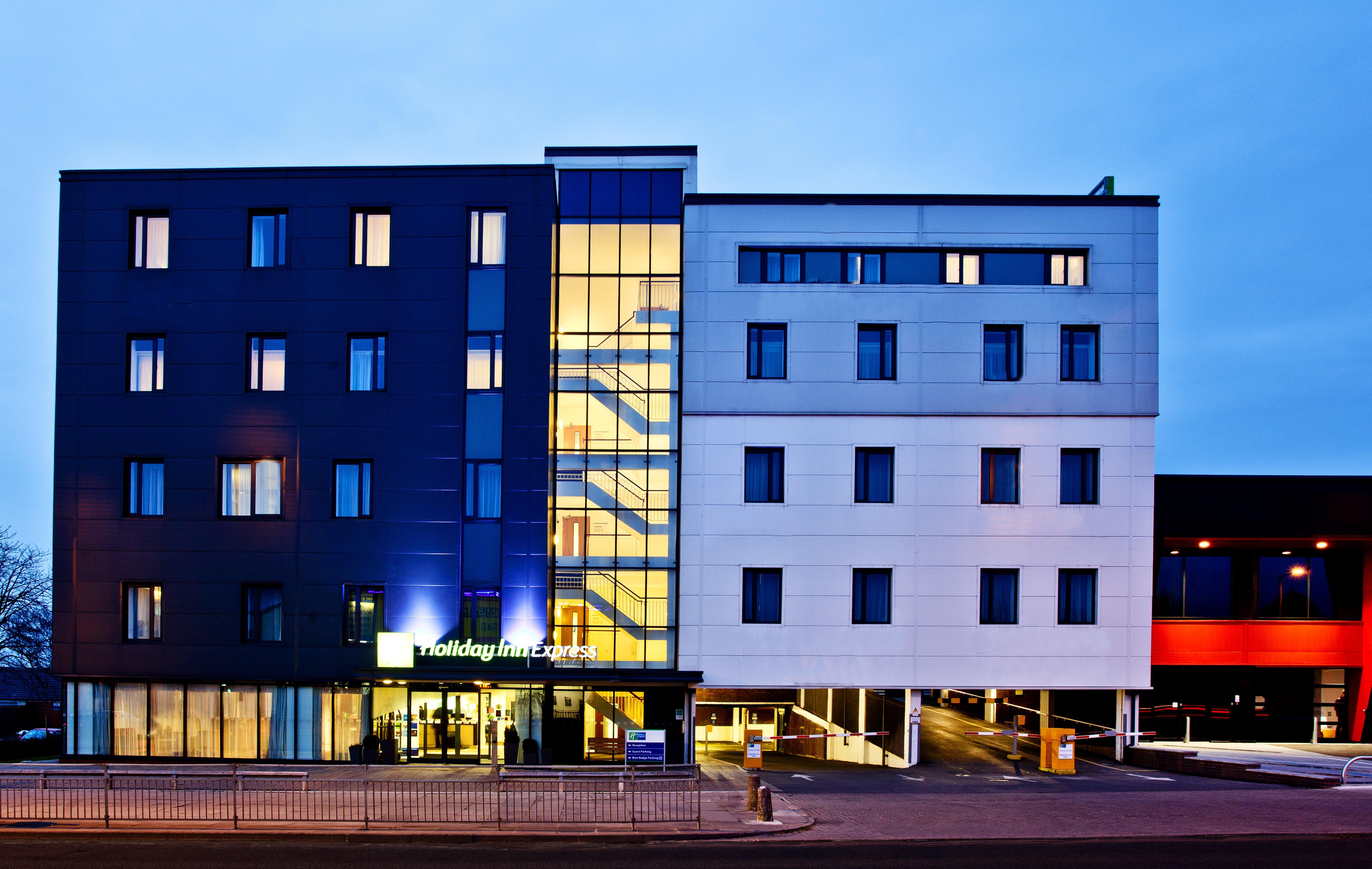 Holiday Inn Express Birmingham South A45, An Ihg Hotel Exteriör bild