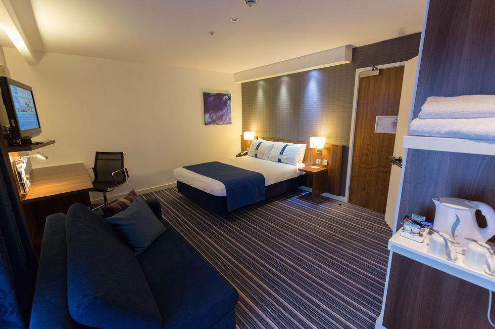 Holiday Inn Express Birmingham South A45, An Ihg Hotel Exteriör bild