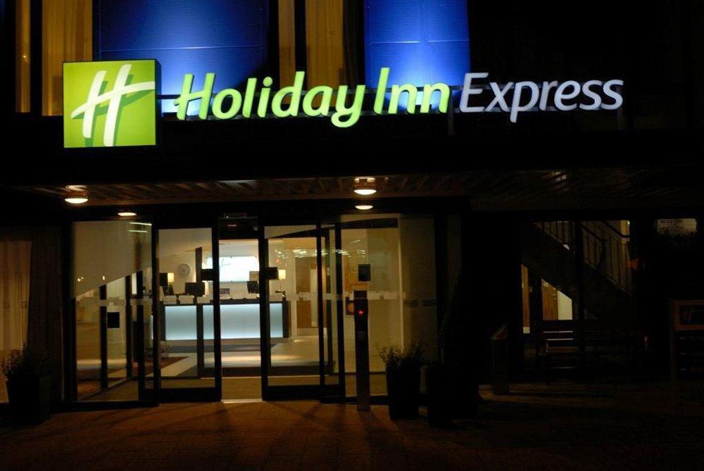 Holiday Inn Express Birmingham South A45, An Ihg Hotel Exteriör bild